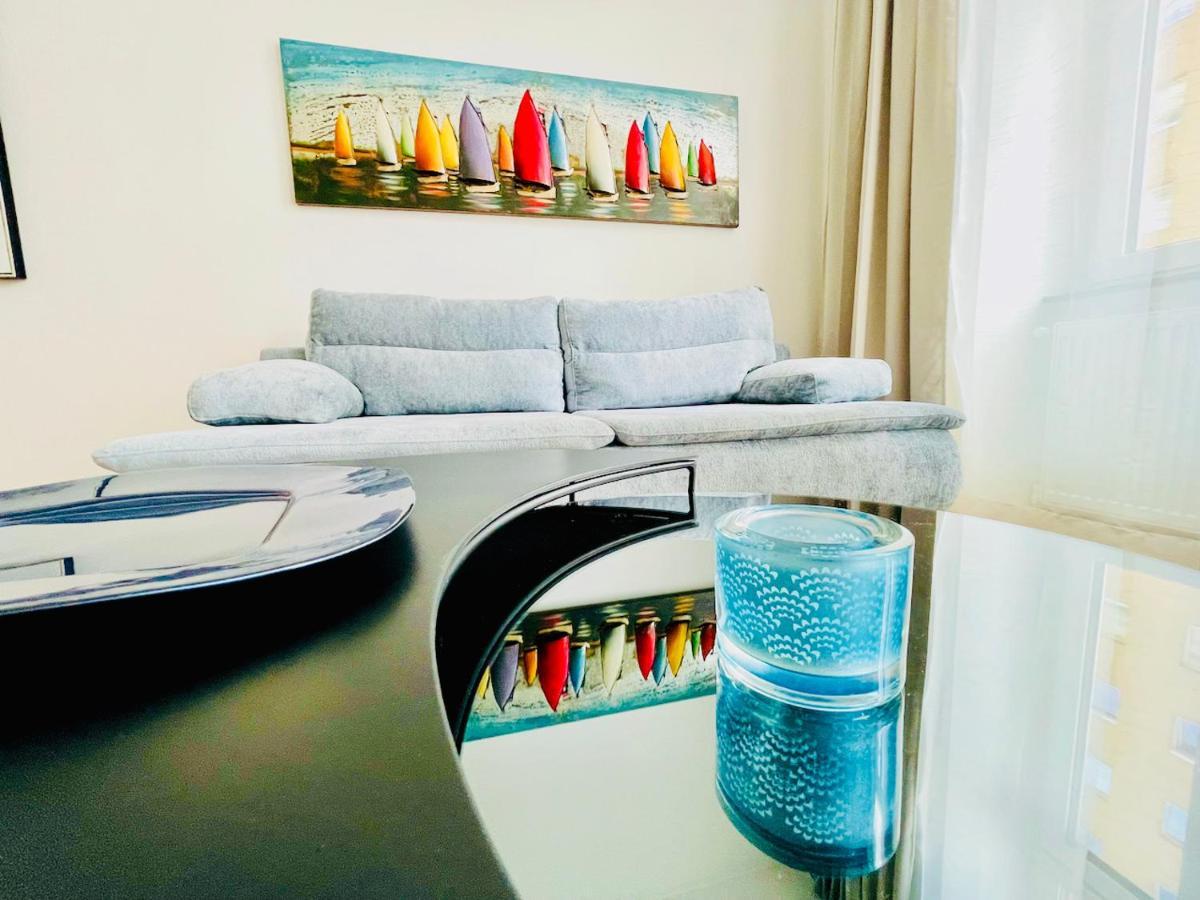 Colorful & Quiet Apartment In Beautiful Viennese Building Esterno foto
