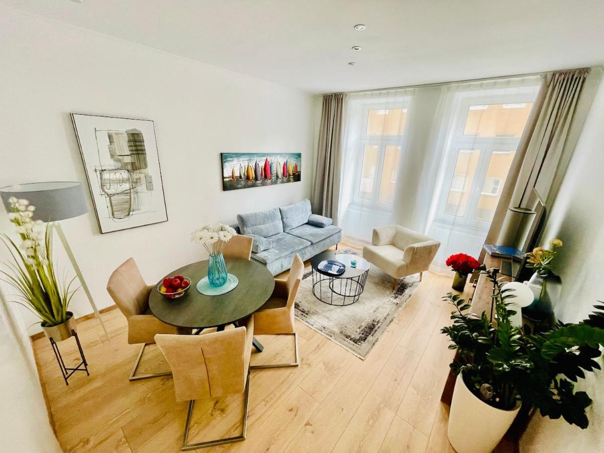 Colorful & Quiet Apartment In Beautiful Viennese Building Esterno foto